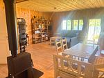 Wohnbereich mit Kamin im Ferienhaus Söda Fullsjön - Sodra Fullsjön - Top-Hundeurlaub