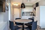 Küche / Küchenzeile - Deluxe-Apartment 2.14 mit eigener e-Ladesäule, XL-Strandkorb und Hundefreundlich - Top-Hundeurlaub