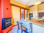 einladender Essbereich mit Kaminofen - Iris Ferienhaus - Top-Hundeurlaub