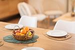 Dekoratives Detail - Hello Holidays: Sturmfrei | Terrasse | Sauna | Park - Top-Hundeurlaub