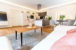 Wohnzimmer - Hello Holidays: Suite | Zentral | Terrasse | Parkplatz - Top-Hundeurlaub