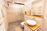 Badezimmer - Hello Holidays: Suite | Zentral | Terrasse | Parkplatz - Top-Hundeurlaub