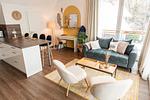 Wohnzimmer - Hello Holidays: Haus Wasser | Penthouse | Sauna | Park - Top-Hundeurlaub