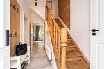 Über die Treppe gelangen Sie zu den drei anderen Schlafzimmern. - Haus am Park - Top-Hundeurlaub