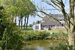 Außenansicht mit Teich - fewo1846 - Landliebe - Top-Hundeurlaub
