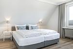Schlafzimmer - Haus Weissenburg Whg. OG Ost - Top-Hundeurlaub