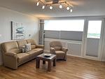 Wohn / Schlafraum mit neuem Fenster Element und Verdunkelungsplissees. - Hanseatenhaus im Zentrum App. 88 Eastview - Top-Hundeurlaub