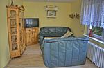 Wohnzimmer - Ferienwohnung Karger - ländlich gelegen im Ort Sagard - Top-Hundeurlaub