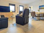 Wohnzimmer - FeWo Ostseeglück im Jasmund-Paradies mit Terrasse und haustierfreundlich - Top-Hundeurlaub