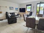 Wohnzimmer - FeWo Ostseeglück im Jasmund-Paradies mit Terrasse und haustierfreundlich - Top-Hundeurlaub