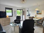 Wohnzimmer - FeWo Ostseeglück im Jasmund-Paradies mit Terrasse und haustierfreundlich - Top-Hundeurlaub