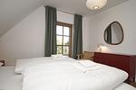 Schlafzimmer - Haus: Terrasse, Garten - Top-Hundeurlaub