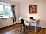 Schreibtisch als ruhiger Arbeitsplatz nutzbar - Ferienhaus Reethus Koppelkiek - Top-Hundeurlaub