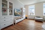 Großer Smart-TV im Wohnzimmer - Ferienwohnung Gut Hardesby - Top-Hundeurlaub