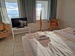 Schlafzimmer - Ferienwohnung Ostseeheim - 1. Reihe mit Meerblick - Top-Hundeurlaub