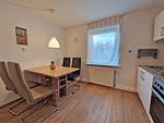 Küche / Küchenzeile - Ferienwohnung Ostseeheim - 1. Reihe mit Meerblick - Top-Hundeurlaub