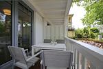 Balkon mit Gartenmöbeln - Lachs Wohnung 01 - Top-Hundeurlaub