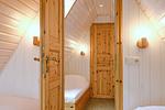 Blick ins erste Schlafzimmer - Finnhütte 04 - Top-Hundeurlaub