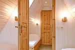 Blick vom zweiten Schlafzimmer ins erste Schlafzimmer - Finnhütte 03 - Top-Hundeurlaub