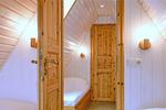 Blick ins erste Schlafzimmer vom zweiten Schlafzimmer - Finnhütte 05 - Top-Hundeurlaub