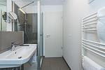Badezimmer mit Dusche - Deichhäuser Anna Küste 8-20 - Top-Hundeurlaub