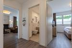Flur mit Zugang zum Schlaf-/, Bade-/ und Wohnbereich - Aparthotel Ostseeallee 2-18 - Top-Hundeurlaub