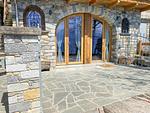 natursteingepflasterte Terrasse - Rustico Bella Vita Bungalow - Top-Hundeurlaub