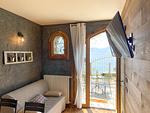 gemütliche moderne Couch - Rustico Bella Vita Bungalow - Top-Hundeurlaub