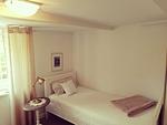 Schlafzimmer Nr. 2 mit Einzelbett - Friesenhaus Martensen - Top-Hundeurlaub
