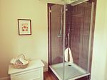 Badezimmer mit Dusche / WC - Friesenhaus Martensen - Top-Hundeurlaub