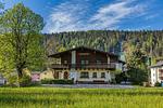 Hauptansicht Gebäude im Sommer - Soldanella 3 by Alpenidyll Apartments - Top-Hundeurlaub