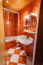 Badezimmer 2, Duschwanne - Bergidyll 6 by Alpenidyll Apartments - Top-Hundeurlaub
