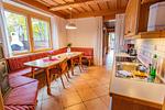 Küche mit Essbereich - Bergidyll 5 by Alpenidyll Apartments - Top-Hundeurlaub