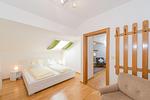 Schlafzimmer 1, Doppelbett - City Life 1 by Alpenidyll Apartments - Top-Hundeurlaub