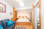 Schlafzimmer 2, Doppelbett - City Life 1 by Alpenidyll Apartments - Top-Hundeurlaub