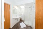 Badezimmer mit Dusche - City Life 1 by Alpenidyll Apartments - Top-Hundeurlaub