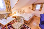 Doppelbett - City Life 6 by Alpenidyll Apartments - Top-Hundeurlaub