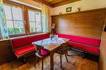 Küche mit Essbereich - Huberhof 1 by Alpenidyll Apartments - Top-Hundeurlaub