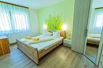 Schalfzimmer 1, Doppelbett - Huberhof 1 by Alpenidyll Apartments - Top-Hundeurlaub