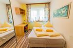 Schlafzimmer 2, Doppelbett - Huberhof 1 by Alpenidyll Apartments - Top-Hundeurlaub