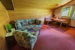 Wohnzimmer, Essbereich und Schlafsofa - Huberhof 11 by Alpenidyll Apartments - Top-Hundeurlaub