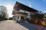 Hauptansicht Gebäude im Sommer - Huberhof 6 by Alpenidyll Apartments - Top-Hundeurlaub