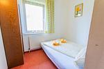 Schlafzimmer 2, Doppelbett klein - Huberhof 6 by Alpenidyll Apartments - Top-Hundeurlaub