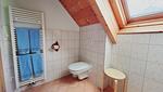 Badezimmer mit WC - Stodertraum 6 "Glockenblume" by Alpenidyll Apartments - Top-Hundeurlaub