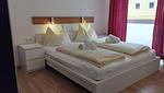 Schlafzimmer 2, Doppelbett - Bergblick by Alpenidyll Apartments - Top-Hundeurlaub