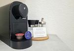 Caffissimo Kaffeemaschine mit 2 Willkommens-Pads - Charmantes Appartement am Hafen mit gratis Bettwäsche-Paket und Terrasse - Top-Hundeurlaub