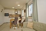 Küche / Küchenzeile - FeWo12-3: strandnah,Terrasse,Sauna,Pool - Top-Hundeurlaub
