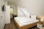 Schlafzimmer - FeWo15-5: strandnah,Balkon,Sauna,Pool - Top-Hundeurlaub