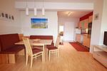 Küchenzeile und Essbereich - Apart 13 by Alpenidyll Apartments - Top-Hundeurlaub
