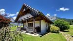 Hauptansicht Gebäude im Sommer - Stodertraum 2 "Gänseblümchen" by Alpenidyll Apartments - Top-Hundeurlaub